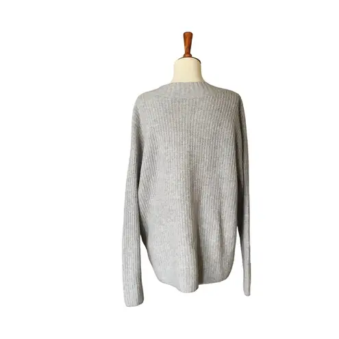 Chelsea28 V Neck Grey Knit Sweater Size Large
