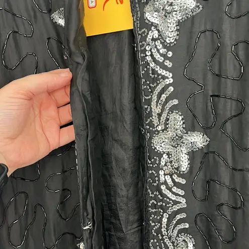 New Vintage Style & Design Med Silk Black and White Floral Beaded Formal Jacket