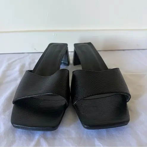 Princess Polly  Be My Valentine Square Heels Size 9