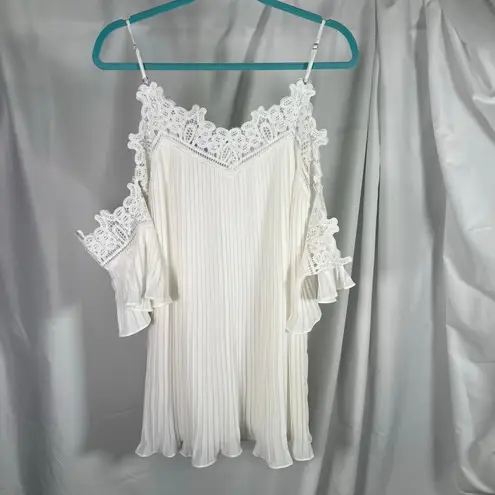The Clothing Company  White Pleated‎ Lace Cold Shoulder Dress M Romantic Bridal