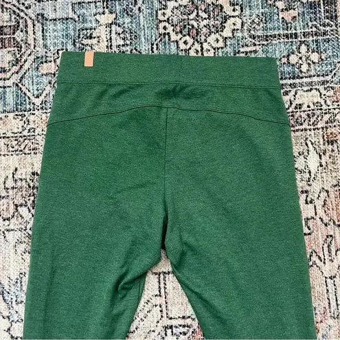 Lunya Restore Pocket Green Lounge Leggings Size XS Soft Cozy Luxury Pajama Pants