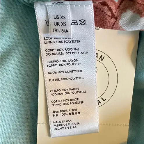 Urban Renewal Urban Outfitters Renewal Size Extra Small XS Floral Blue Crop Top New with tag