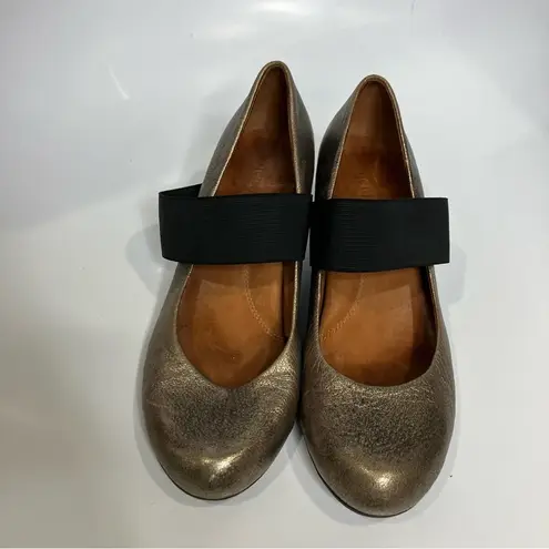 Gentle Souls Bom B•eye gold leather mary Jane style pumps size 9