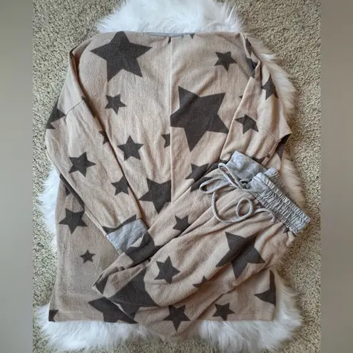 White Birch Size S Star Patterned Jogger Lounge Set