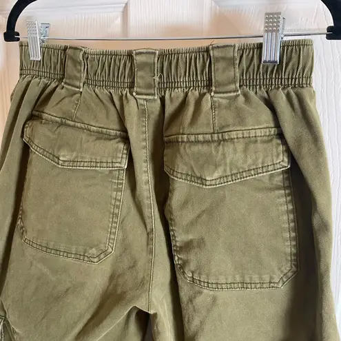 Old Navy  Olive green Cargo Pants size medium