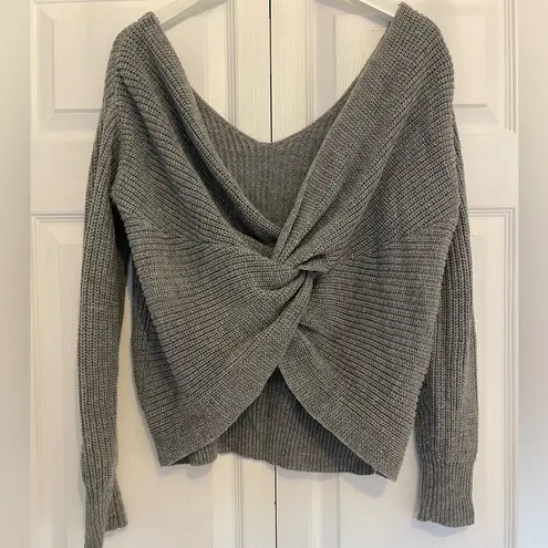 Cotton Emporium Gray low back twist chunky sweater from Size Small