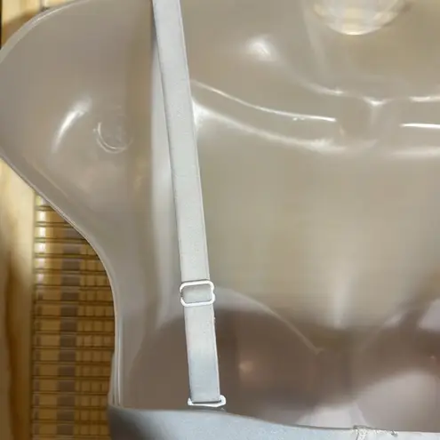 Auden Lightly Lined Straps or Strapless Underwire Bra Off White 32D Size undefined