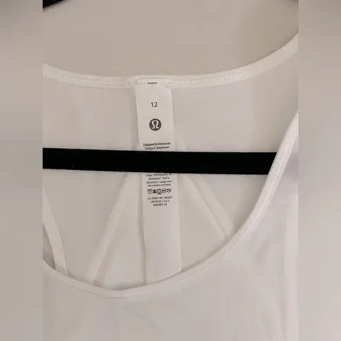 Lululemon  NWT Essential Tank Top Pleated in White Size 14
