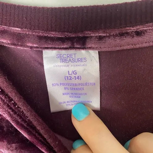 secret treasures  SZ L purple crushed velvet pajama top