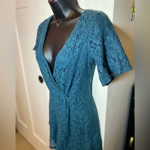 Charlotte Russe  Turquoise Splice-Neck Lace Romper XS EUC