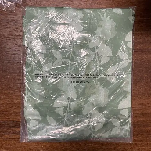 Hutch Green Floral Fit and Flare Midi Dress Size 4 NEW