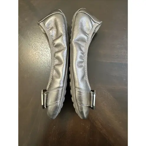 Adam Tucker by me too Metallic Gold Ballet Flats Women Size 6.5 Silver