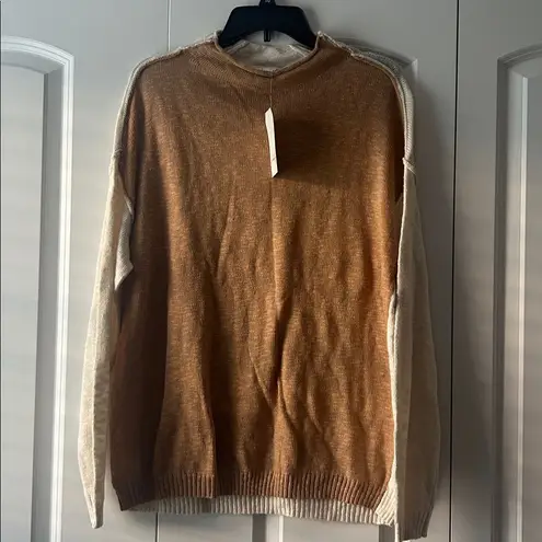 Wonderly NWT  Funnel Neck Oversized sweater Size Medium