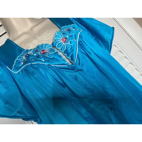 Vanity Fair Vintage Blue Floral Embroidered Button Front Lounger Robe L
