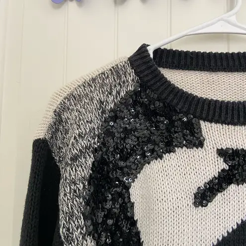 Women’s black white sequins patterned crewneck thick knit sweater medium