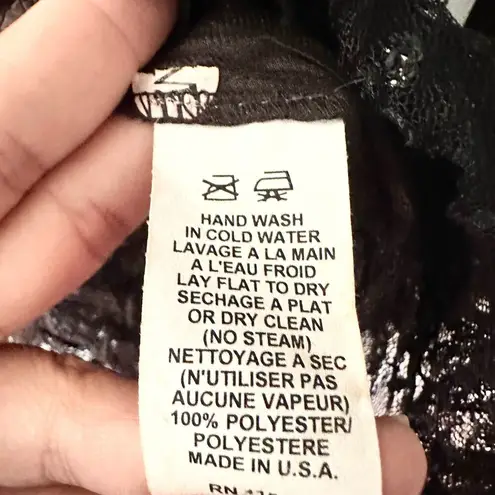 Komarov Black Crinkle Witch Gothic Dark Romantic Half Button Lace Trim Blouse M Size M