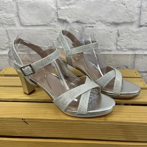 Dream Paris Dream Pairs Women's NWOB Silver Heel Strappy Formal Party Sandals Size 9 Read