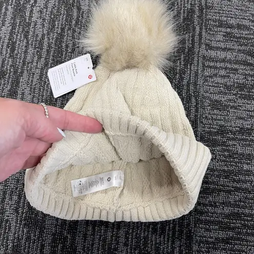 Lululemon  cable knit Pom beanie