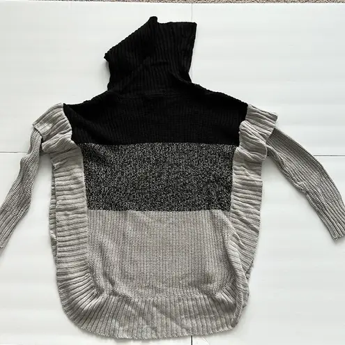 Alya  Black and Grey Sweater Sz S/M