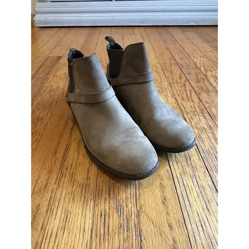 Teva Women’s De La Vina Dos Chelsea Boot Size 6.5 Taupe GUC
