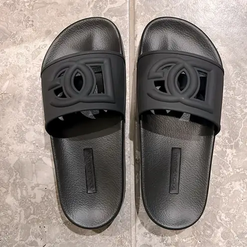 Dolce & Gabbana Rubber beachwear sliders with DG logo Size 35, New in Box