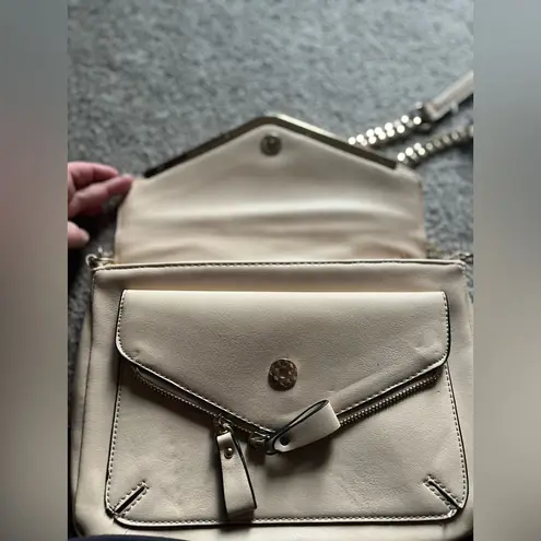 Cream Envelope Crossbody Bag w/ Gold Chain Strap – Neutral Everyday Purse