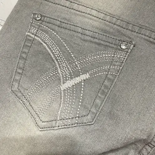 GOGO Skinny Jean in pale gray with rhinestone front button Size 9