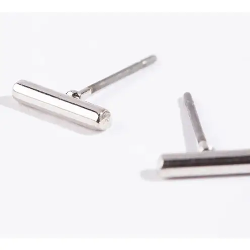 Boutique Fine‎ 925 Sterling Silver Rhodium Bar Staple Stud Earrings