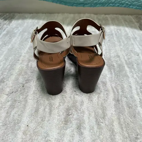 Soda Shoes Soda Tan and Brown Chunky Heel Sandals Size 7