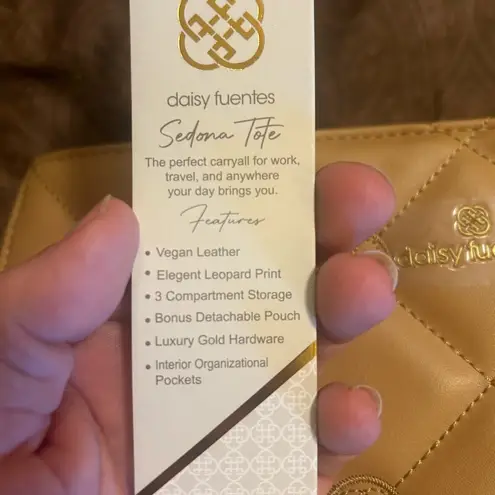 Daisy Fuentes satchel bag