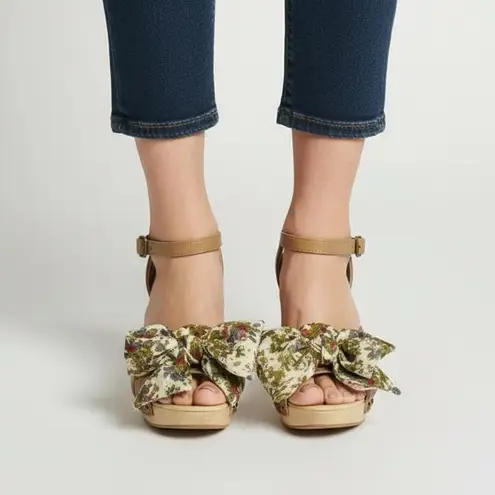 Vintage CROWN women’s wood platform heels "miss america" floral fabric bow Sz 7M Tan