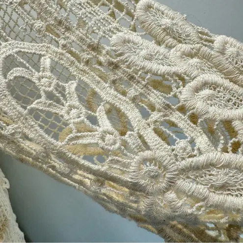 Beige Crocheted Loose Knit Floral Boho Half Sleeve Scalloped Hem Pullover Top Size M