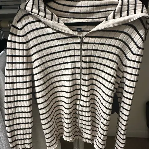 Universal Threads Universal Thread Cream and Black Striped Sweater - Image 2