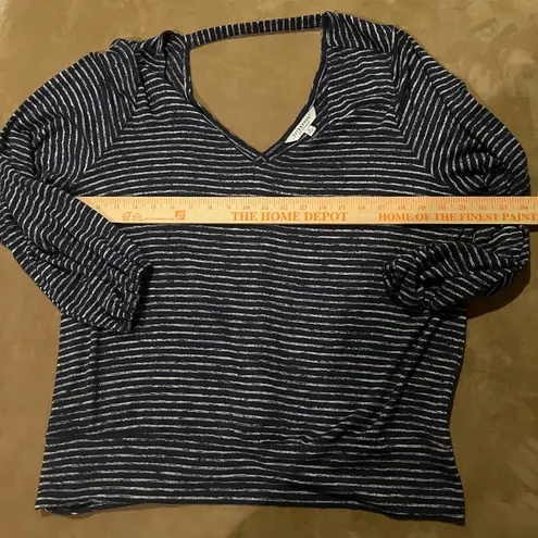 Liverpool Twist Back Knit Top Size XL Like New Low back Navy & White