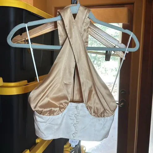 Le lis NWT  Cream & Taupe Cross Neck Halter Crop Top w/ Button Detail Size Small