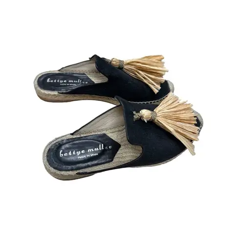 Bettye Muller black slip on shoes/sandals size 7.5 SKU 2324