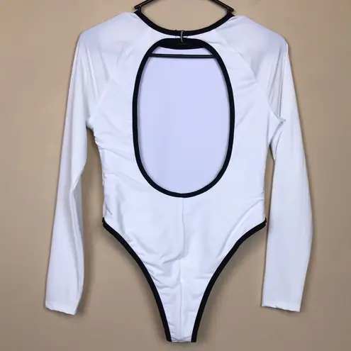 NWOT Women’s Beach Vacation Open Back White Black Long Sleeve One Piece Swimsuit Size L