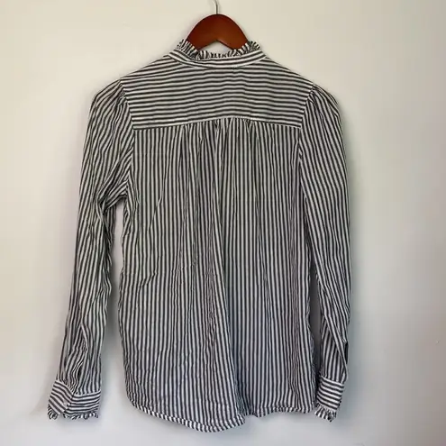 Gap | Lightweight striped Button Down sz Small