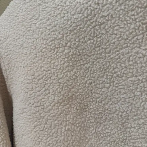 Vuori Women's Alpine Sherpa Jacket in cream with grey accents Size Medium