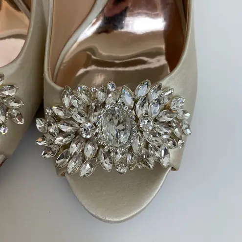 Badgley Mischka 🌸 Ivory Satin Lavender II Crystal Detail Peep Toe Heels