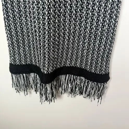 English Factory Black White Chunky Knit Sleeveless Fringe Hem Dress