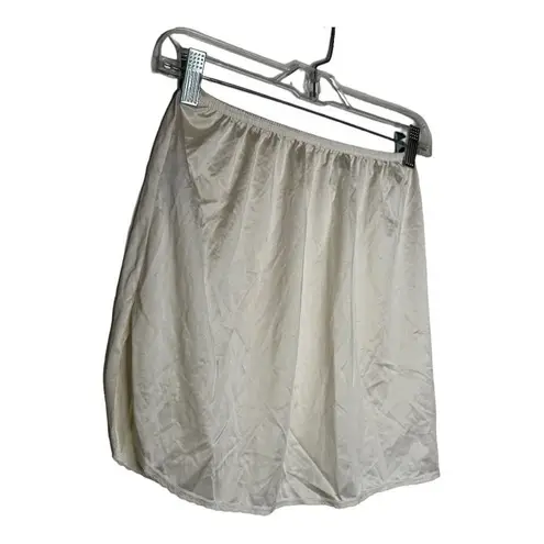 Vintage Vanity Fair Short Slip Small‎