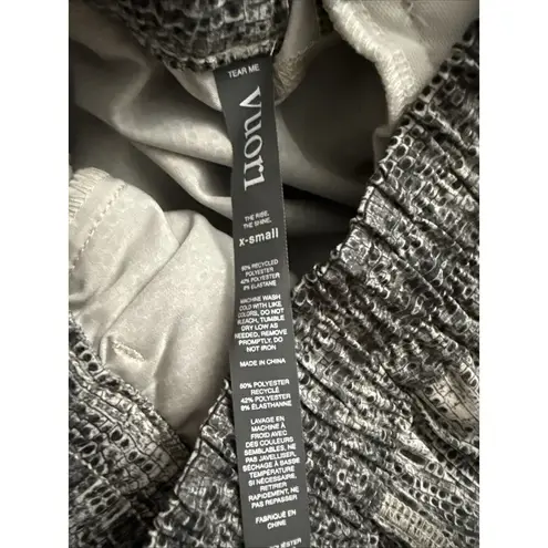 Vuori Women’s Dash Shorts Color Dune Snake Size XS New w/tag $58