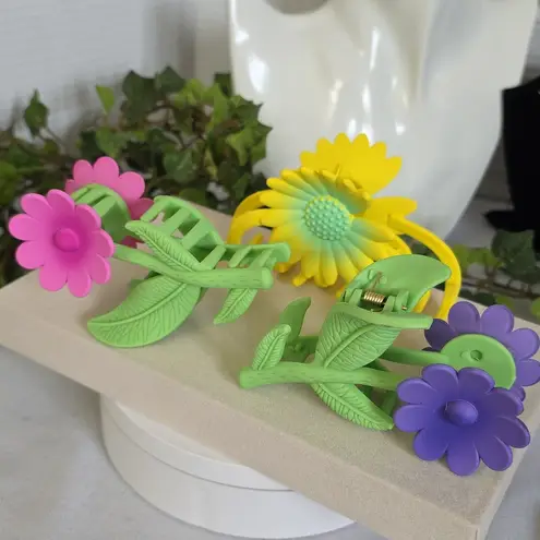 3 Flower Claw Hair Clip Set Pink