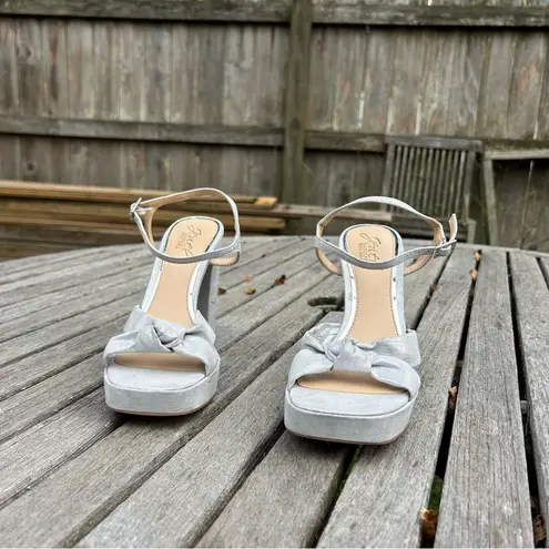 Valencia silver Platform Heels by Badgley Mischka size 6.5