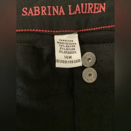 Sabrina Lauren Size 14W Black Stretch Cropped Pants. New With Tags.