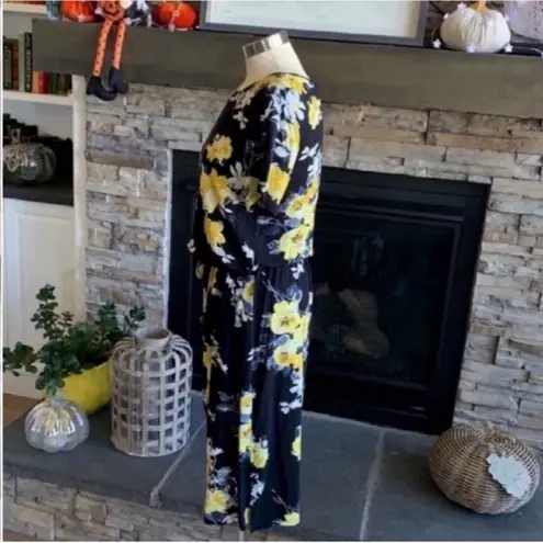 Black and Yellow Midi Sundress with Crew Neck Size M