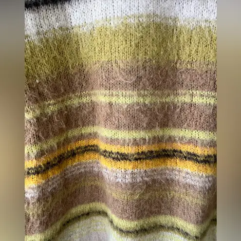 Every Fuzzy Vintage Stripe Crew Neck Long Sleeve Sweater in Women's Size S Yellow