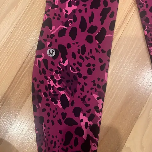 Lululemon  cheetah print leggings. Size 2 - Image 3