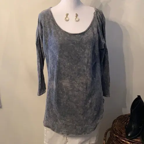 Kaisely Kaisley size medium Grey distressed 3/4 sleeve tunic T-shirt GUC